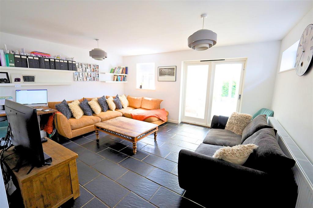 Dining/family room
