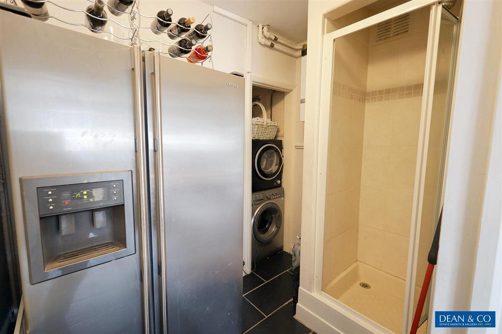 Utility/shower room