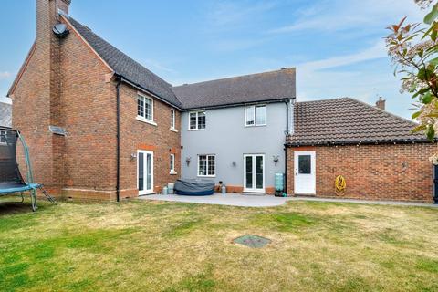 4 bedroom detached house for sale, Gibson Vale, Chelmsford CM1