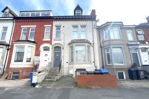 3 bedroom flat to rent, 28 Regent Road, Blackpool FY1