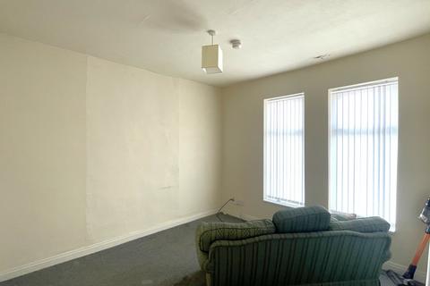 3 bedroom flat to rent, 28 Regent Road, Blackpool FY1