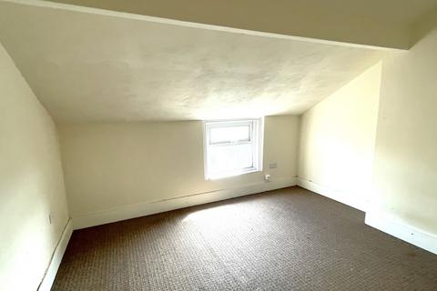 3 bedroom flat to rent, 28 Regent Road, Blackpool FY1