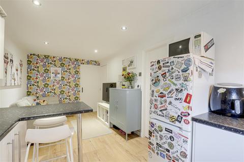 3 bedroom flat for sale, Beckett Court, Gedling NG4
