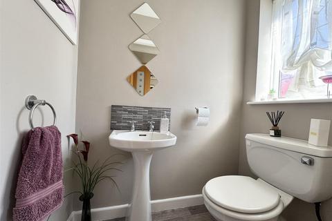 3 bedroom semi-detached house for sale, Ings Mill Drive, Clayton West, HD8 9PW