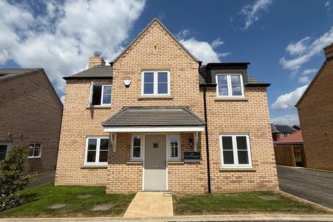 4 bedroom detached house for sale, West Street, Northampton NN5