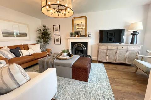 4 bedroom detached house for sale, West Street, Northampton NN5