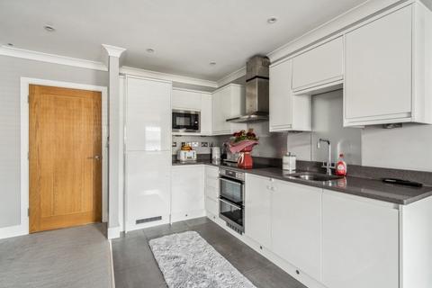 2 bedroom apartment to rent, The Broadway, Farnham Common, SL2