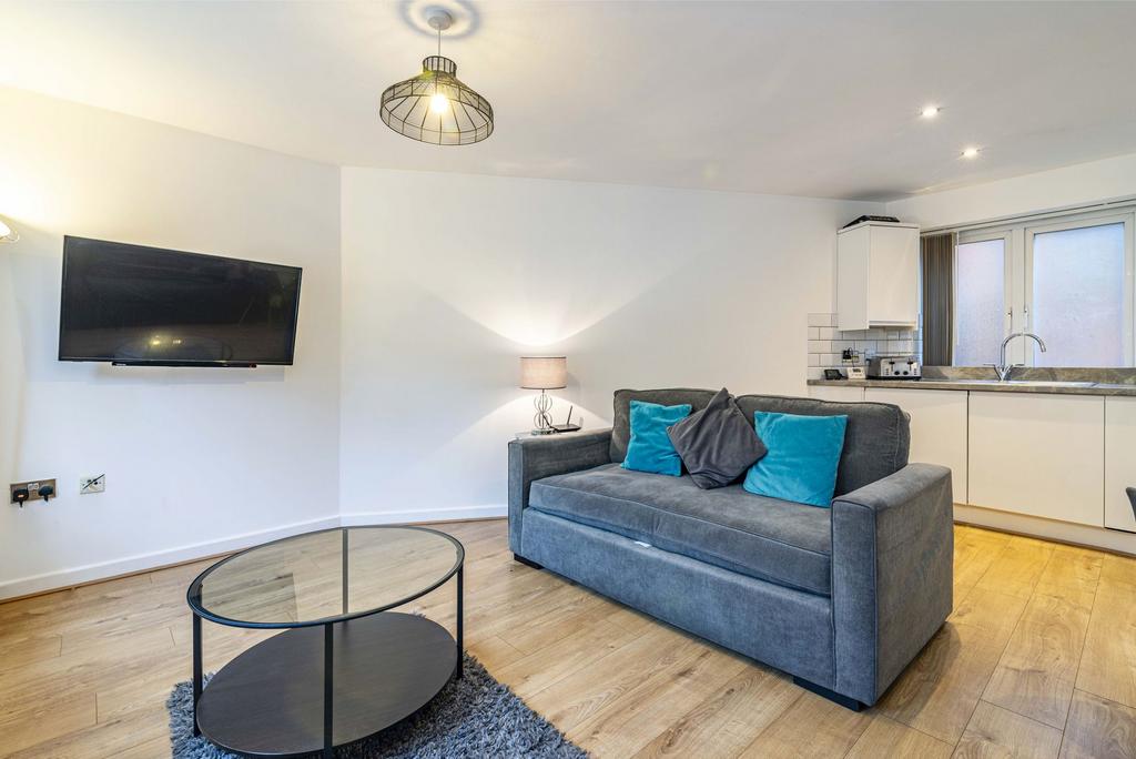 Living/Dining Area