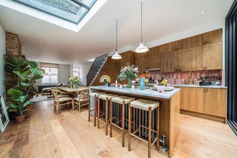23 Baxendale Street, London, E2 7BY