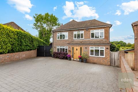 15 Pitfield Drive, Meopham, Gravesend, DA13 0AY