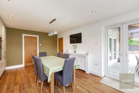 15 Pitfield Drive, Meopham, Gravesend, DA13 0AY