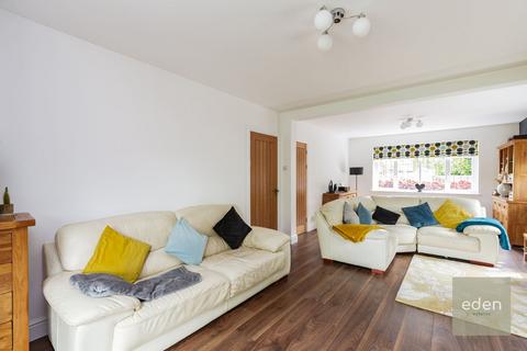 15 Pitfield Drive, Meopham, Gravesend, DA13 0AY