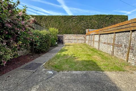 5 Connaught Road, Littlehampton, BN17 6ER