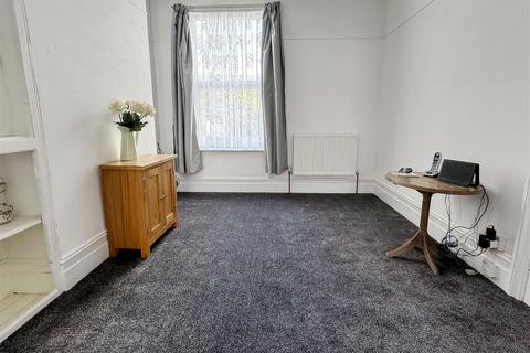 5 Connaught Road, Littlehampton, BN17 6ER