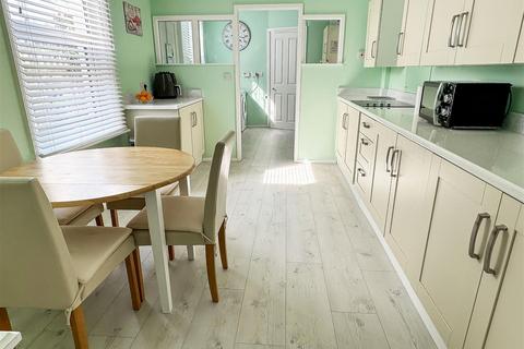 5 Connaught Road, Littlehampton, BN17 6ER