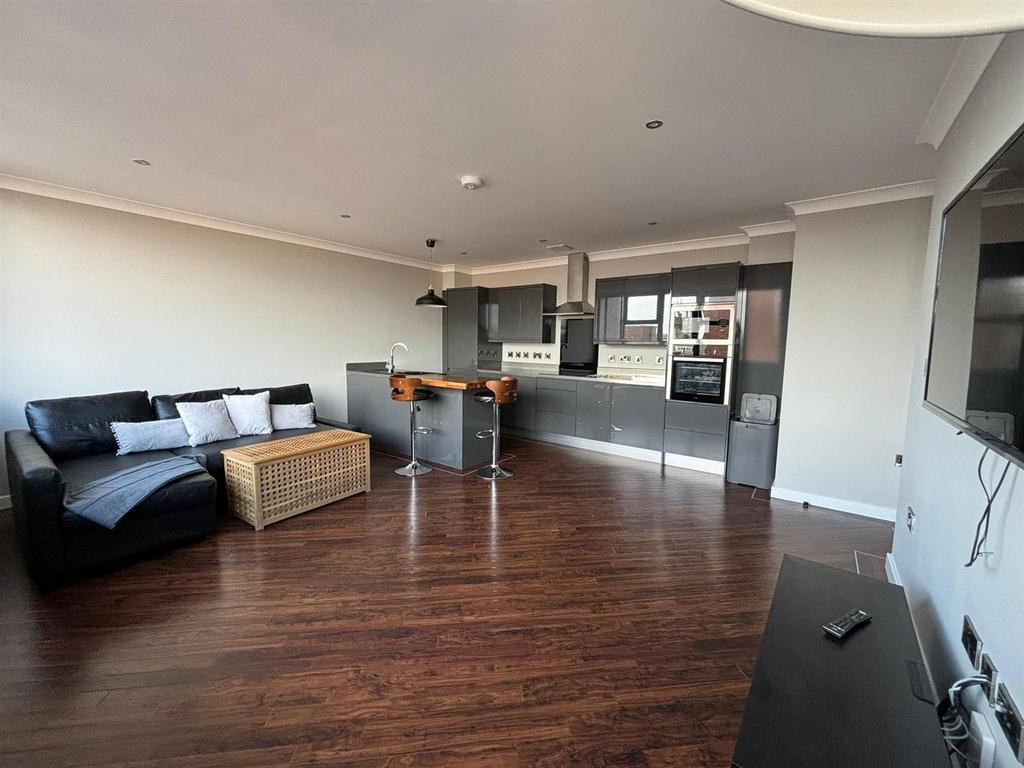 Lounge 3.jpg