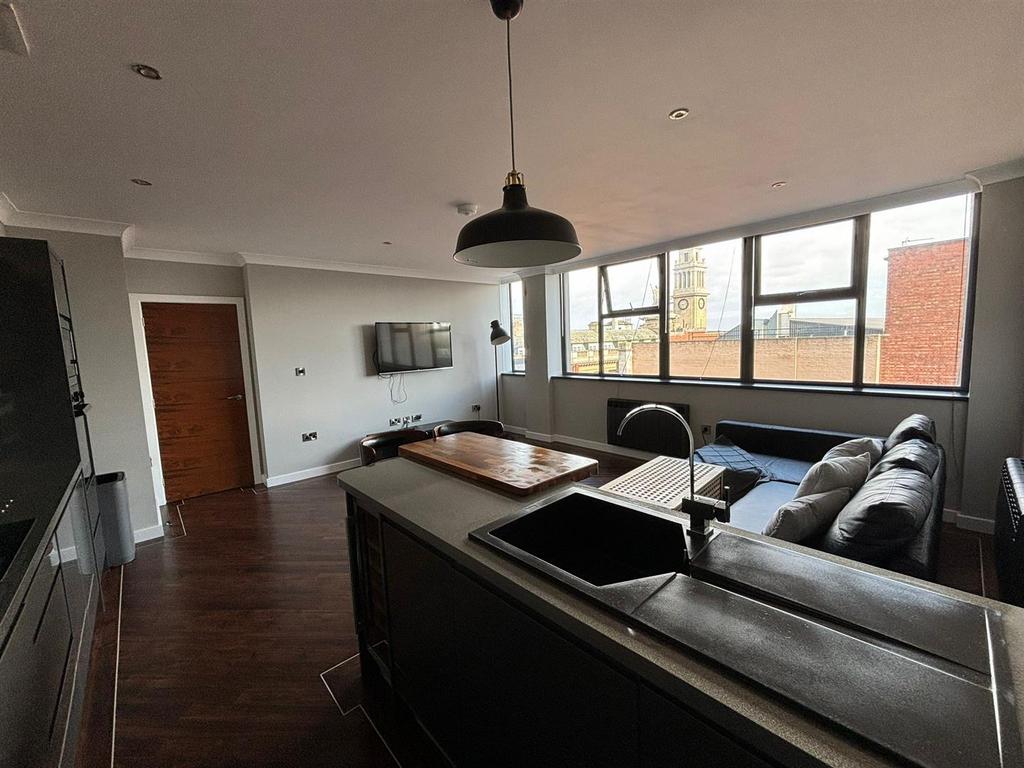 Lounge 2.jpg