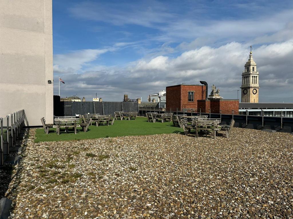Rooftop 2.jpg