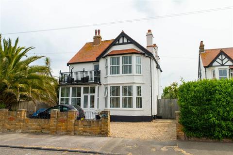 4 bedroom detached house for sale, Grand Drive, Herne Bay