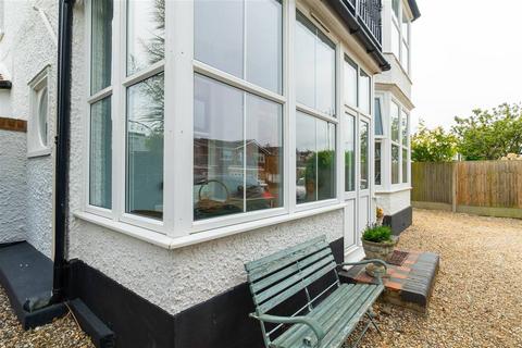 4 bedroom detached house for sale, Grand Drive, Herne Bay