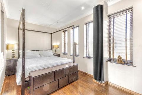 27 Codling Close, London, E1W 2UX