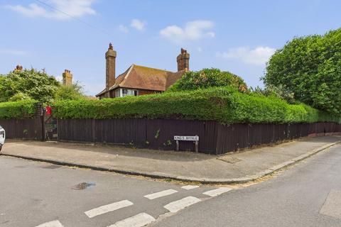 4 bedroom semi-detached house for sale, Kings Avenue, Broadstairs, CT10