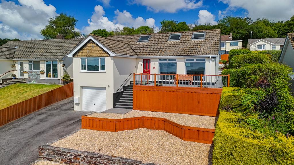 10 Lanhdyrock View TPS Bodmin Branch 01208 74182 -