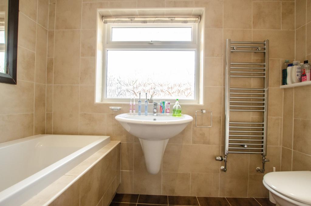 10 Lanhydrock View TPS Bodmin Branch 01208 74182 -