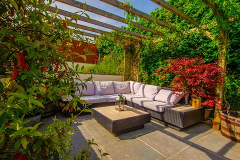 10 Lanhydrock View, Bodmin, PL31 1BG