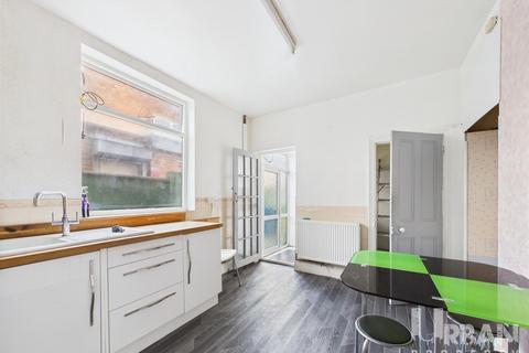 4 bedroom semi-detached house for sale, Morrill Street, Hull