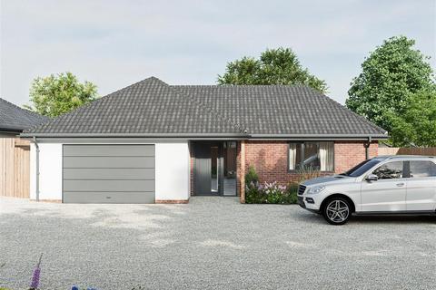 4 bedroom detached bungalow for sale, Cotmer Road, Oulton Broad, NR33