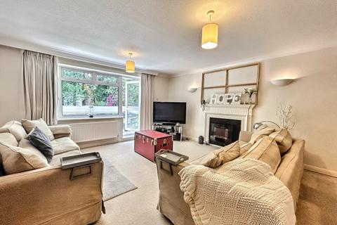 3 bedroom flat for sale, Canford Cliffs