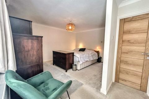3 bedroom flat for sale, Canford Cliffs