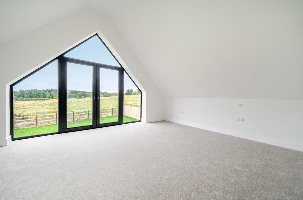 1347714-4-68c1b17...