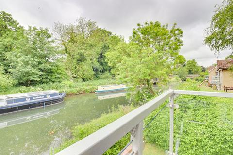 2 bedroom apartment to rent, Cambridge Road, Harlow, CM20