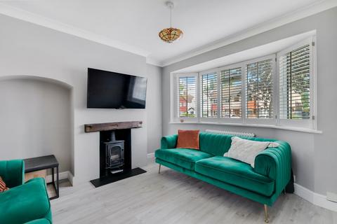 37 Caverleigh Way, Worcester Park, KT4 8DH