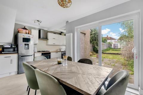 37 Caverleigh Way, Worcester Park, KT4 8DH