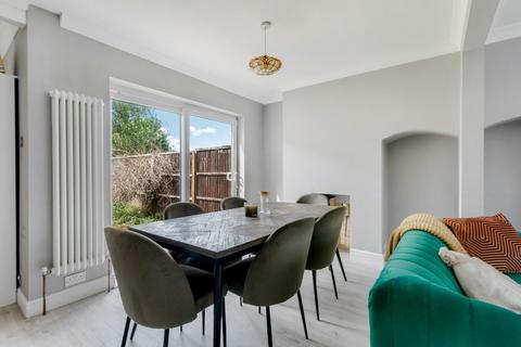 37 Caverleigh Way, Worcester Park, KT4 8DH