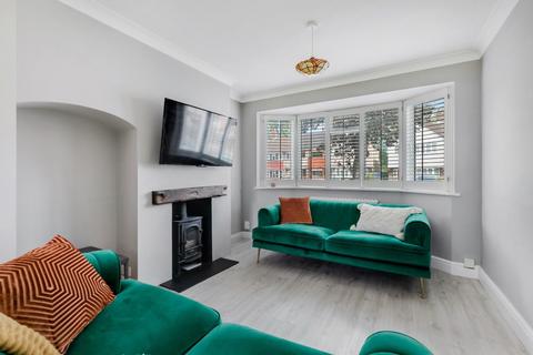 37 Caverleigh Way, Worcester Park, KT4 8DH