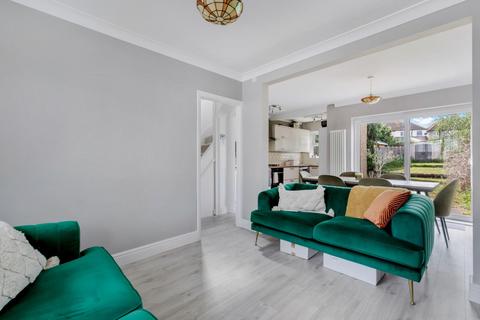 37 Caverleigh Way, Worcester Park, KT4 8DH
