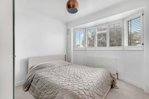 37 Caverleigh Way, Worcester Park, KT4 8DH