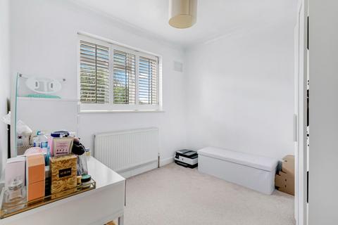 37 Caverleigh Way, Worcester Park, KT4 8DH
