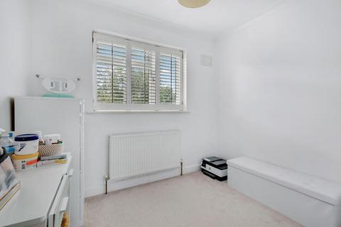 37 Caverleigh Way, Worcester Park, KT4 8DH