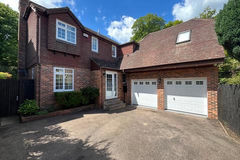 6 Abigail Crescent, Walderslade, Chatham, ME5 9DZ