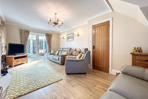 6 Abigail Crescent, Walderslade, Chatham, ME5 9DZ