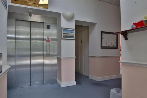 1 bedroom sheltered housing for sale, Shephard Mead, Tewkesbury