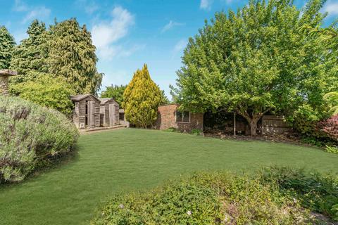 3 bedroom detached bungalow for sale, Carew Close, Coulsdon, CR5 1QS