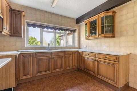 3 bedroom detached bungalow for sale, Carew Close, Coulsdon, CR5 1QS