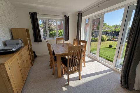 4 bedroom detached house for sale, Kingfisher Road, Buckingham MK18