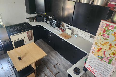 undefined, Lees Road, Oldham, Greater Manchester, OL4 3AF